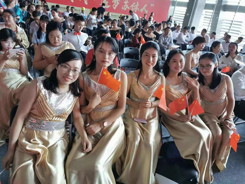 “我与国旗最美合影,我向祖国告白”活动作品展